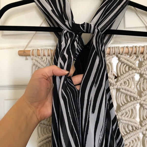 ASTR halter top - Picture 4 of 4